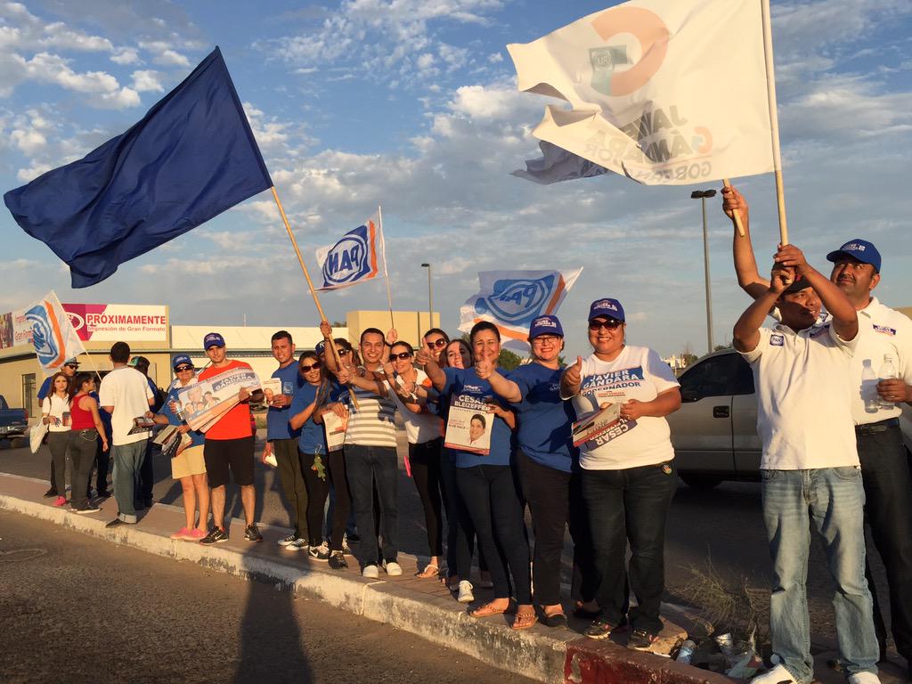 monicarobless's tweet photo. 🎶🎶 #GandaraGanará #GandaraGanará #GandaraGanará 🎶🎶 #CampañaPermanenteJGM #Navojoa #equipazo @JavierGandaraM http://t.co/B8Er8JUuv8