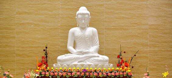 rye_xu's tweet photo. Happy Vesakha 2559 BE/2015. Sabbe Satta Bhavantu Sukhitata (pray) http://t.co/4U6LX7T94z
