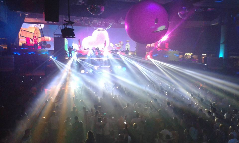 SandraLudvik's tweet photo. Pedazo de Mega @panic_madrid que hubo en @fabrikdiscoteca ...Organización @surface_club impresionante!!! http://t.co/A8iw7Aobtk