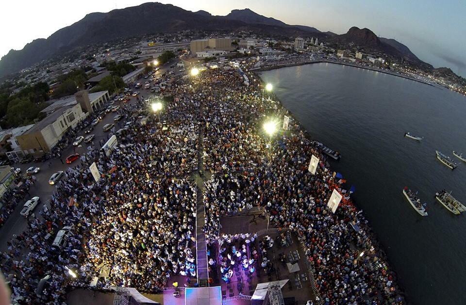 Histórico cierre de campaña en Guaymas de nuestro próximo Gobernador <a href="/JavierGandaraM/">Javier Gándara</a>, miles reunidos para respaldarlo