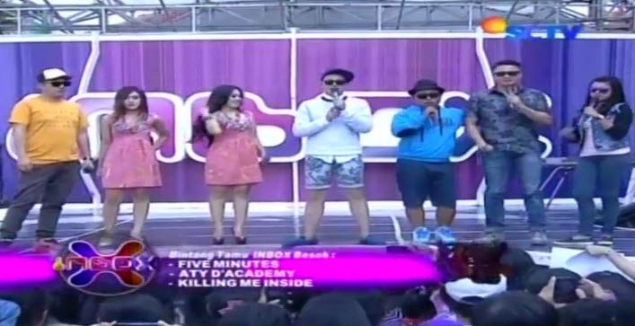 Bintang tamu <a href="/InboxSCTV_/">Inbox SCTV</a> besok: <a href="/FiveMinutes_FM/">FIVEMINUTESBAND</a> <a href="/NurAty_DAcademy/">Nur Aty DAcademy</a> &amp; <a href="/KILLINGMEINSIDE/">Killing Me Inside</a>. Pukul 06.30 WIB