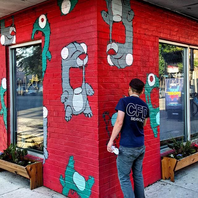 StArtEverywhere's tweet photo. @mottstchi watching #monsters #WIP with @misterhong1 #lochong #mottst #wickerpark #chicago #streetart #chicagostree… http://t.co/dPjC2E2bzd