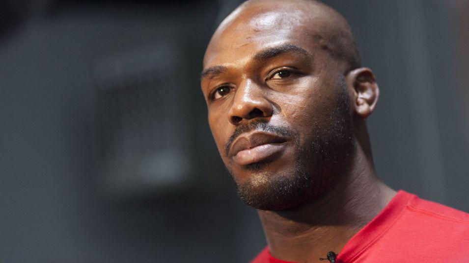 Police release 911 call and video footage from Jon Jones' alleged hit-and-run accident foxs.pt/1HHEiUi #UFC