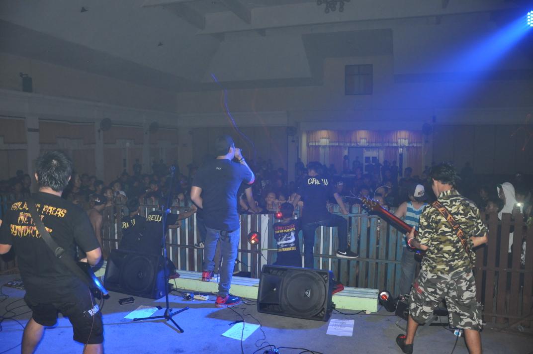 Tabalong Rock in peace 31 mei 2015
Pecaaahh, makasih banyak metalhead and mas <a href="/Rudhy_Chy/">☆ Rudhy.Chy ☆</a> beserta crew