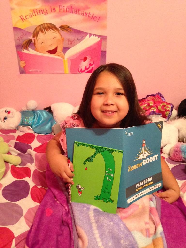 ozuna_alisa's tweet photo. Sarah with her #IDEASummerBoost Playbook and book she read by herself tonight. Loving it! #ideapublicschools http://t.co/BwsTTV1rMO