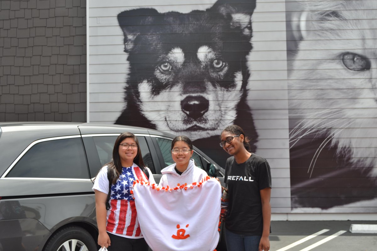 fvhsF4FF's tweet photo. Delivered the blankets to the #NKLA Adoption Center this past weekend! More pictures coming soon! #ideaFM http://t.co/AghXQLA8lR