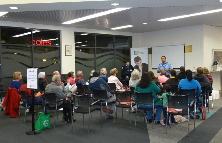 vicparklibrary's tweet image. We had a great turnout for @KensingtonPol Home Security Talk on Thursday night! #BuzzWeek
