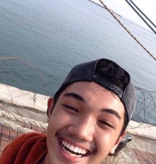 cebusbestwhatev's tweet photo. How to hide your eyes.
@miguel_lariosa
#CebusFinest http://t.co/oPYsv3WrTN
