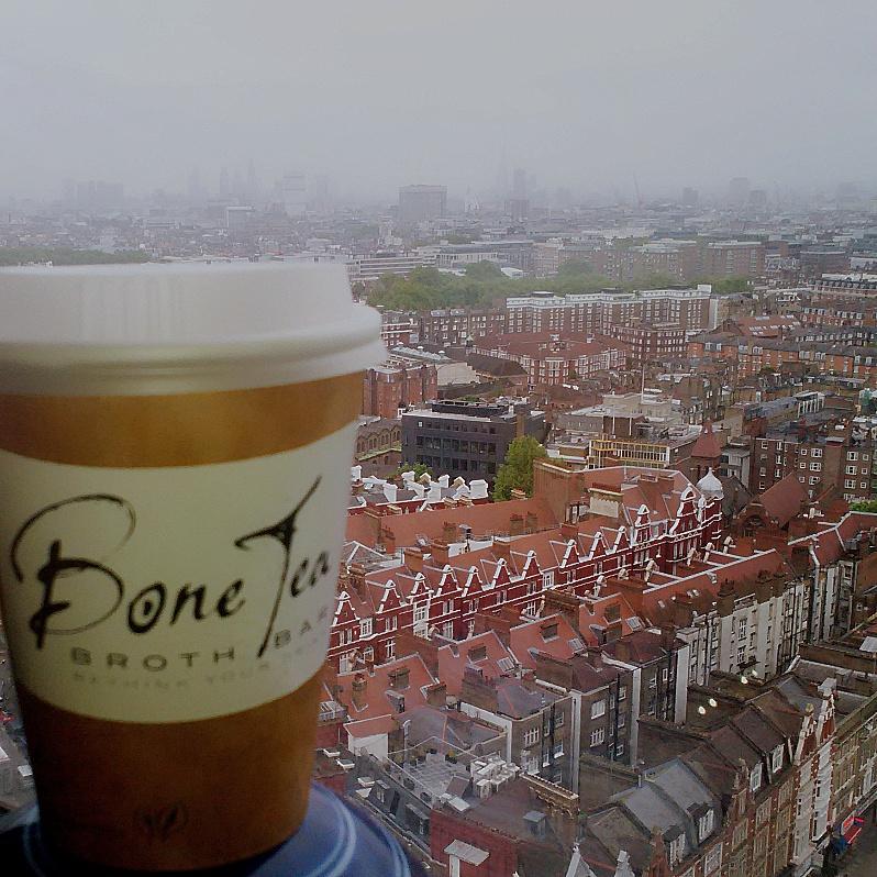 BoneT_BrothBar's tweet photo. Don'tUFancy #BoneTea onA LondonWeather likeThis? #Londoner #firstinLondon #rethinkyourdrink #broth #bonebroth #london http://t.co/guFBvUrCqg