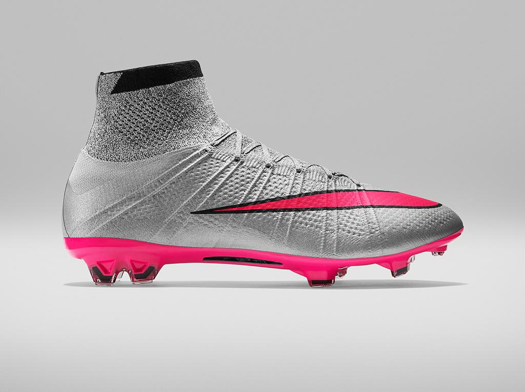 Nike Football na "The before the storm. Create chaos with the new Silver Storm available now: http://t.co/8q8zsChK5S" / Twitter