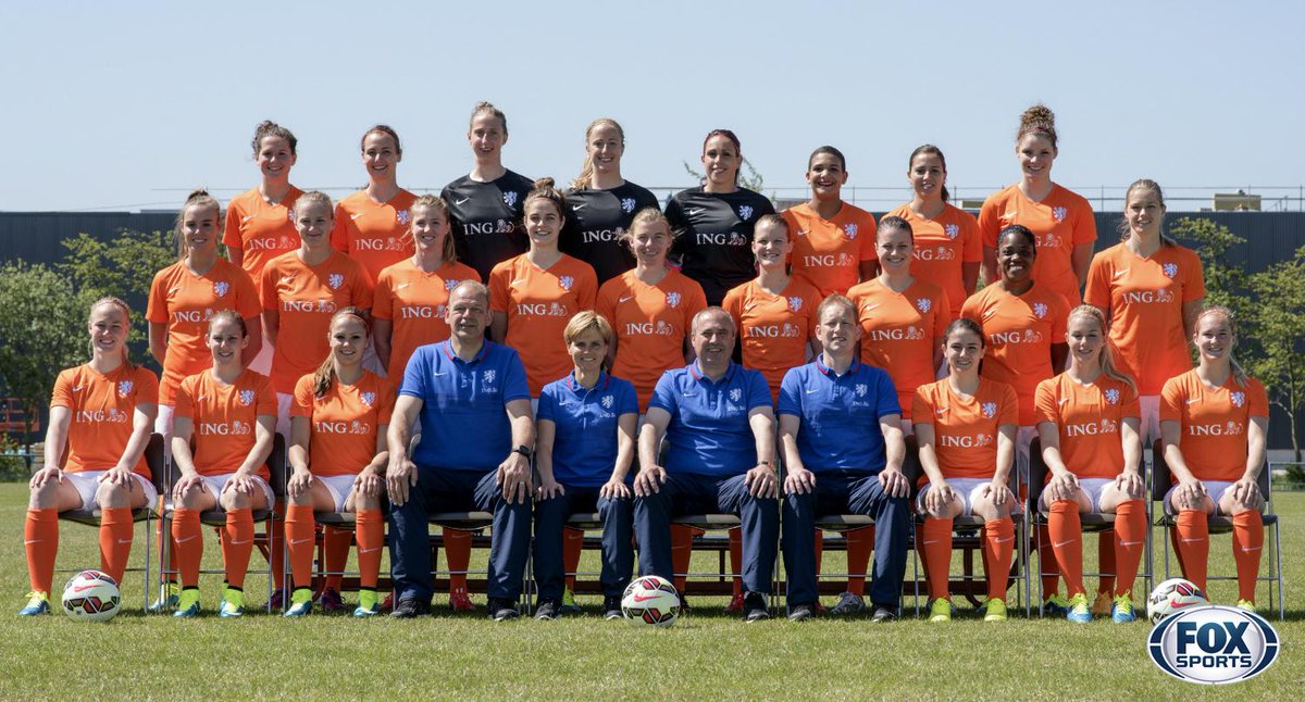 ESPNnl's tweet image. Cruijff en Hiddink wensen 'Oranjeleeuwinnen' succes. foxsports.nl/nieuws/282843-…