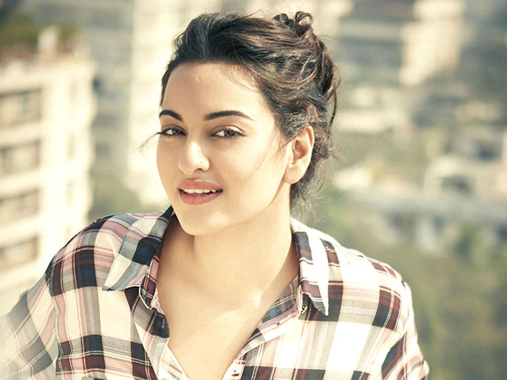 Wishing you a day that is as special in every way. Happy Birthday Sonakshi Sinha. 