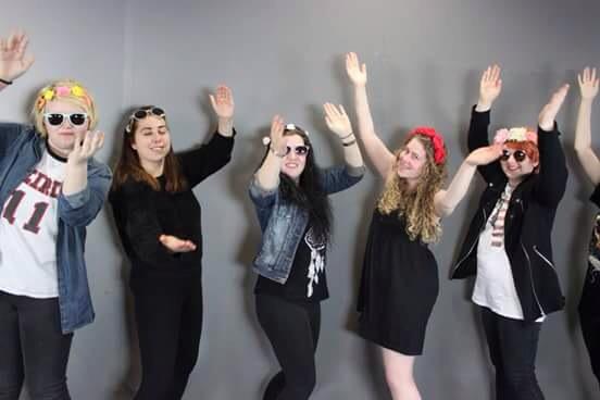 Squad_Reacts's tweet photo. When squad are proud of #CaitlynJenner http://t.co/KISLCPrQEm