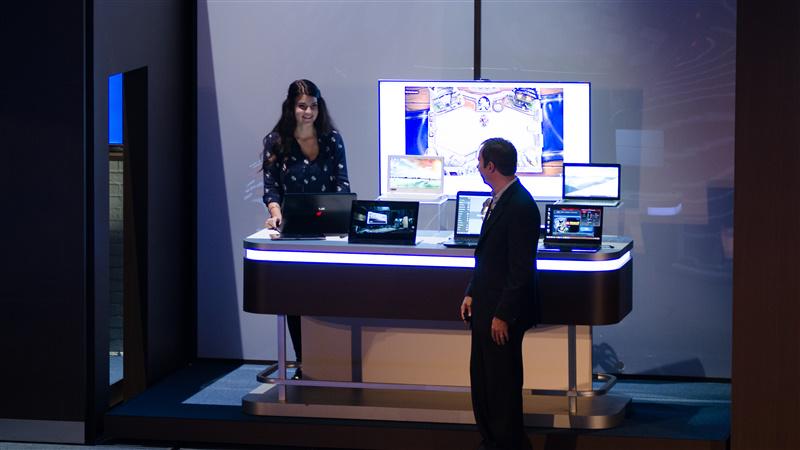 Intel_Indonesia's tweet photo. Lupakan ttg green screens untuk streaming. @TheKittyPlays mencoba #Intel #RealSense di #Computex2015 #Intel http://t.co/MkNXDHS1zL