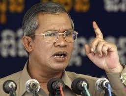KenRoth's tweet photo. Donor pressure needed on Cambodia (again) to scrap proposed law for closing his NGO critics. http://t.co/7jsONVGTdB http://t.co/hVvFGss1hC