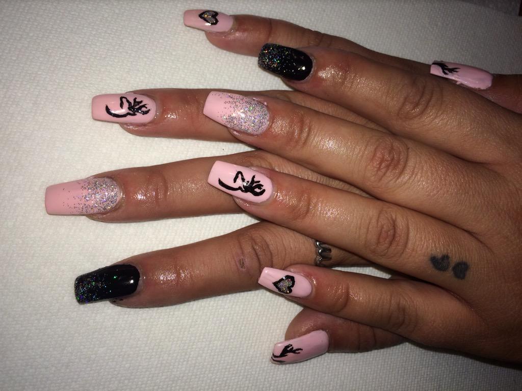 Shaaniaah's tweet photo. These nails were a bbbitch but they were worth it 💅✨💵 http://t.co/Hp4MeuE0lP