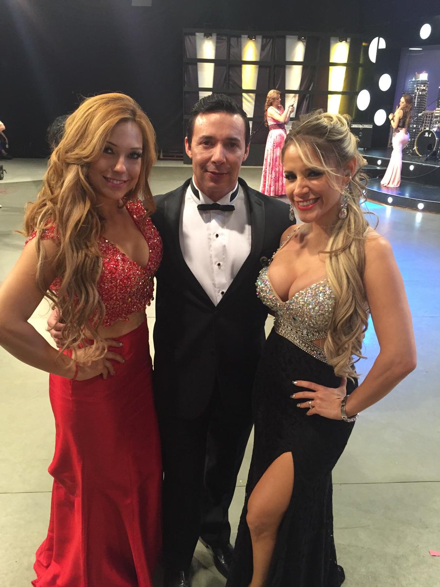 BadManLeyva's tweet photo. #Lasnochesdelfútbol  @NATALY_GMZ  @sandrammtv http://t.co/eh7SikZxn3