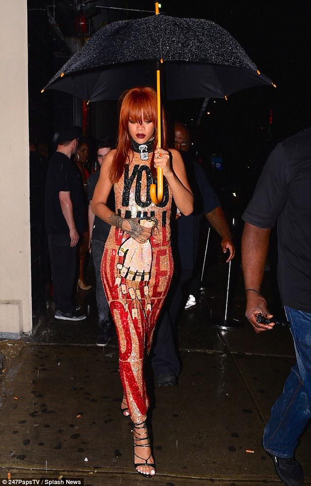 qwikgist's tweet photo. Riri Steps Out All Sequined Up http://t.co/pBWRjKERrg http://t.co/rhMWLNEFEO