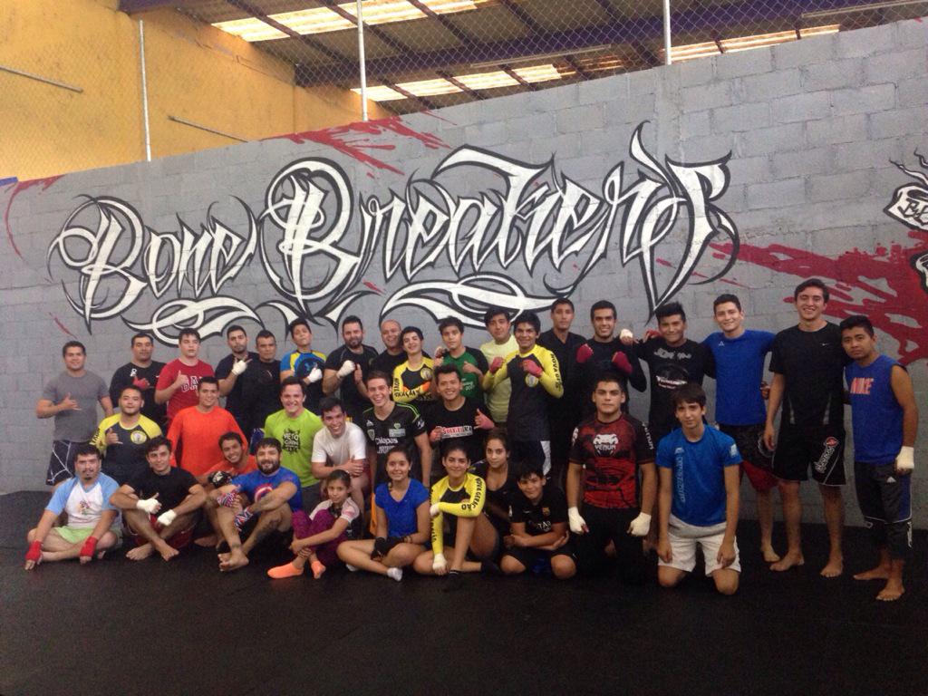 BonebreakersNG's tweet photo. #MMA Y #JIUJITSU BRASILEÑO! APROVECHA ÚLTIMOS DÍAS $0 INSCRIPCIÓN! PRUEBA 3 DIAS SIN COSTO #MMA #BJJ @enriquefarrera1 http://t.co/dv4CLEVT87