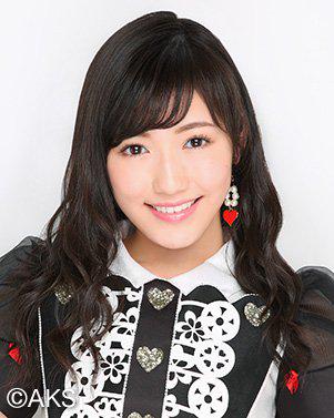 Akb48まとめんばー 似てないでお馴染み Akb48選抜総選挙ミュージアムで渡辺麻友の肖像画が公開 作者の画力が飛躍的に向上 Akb48まとめんばー Http T Co Kbn5g0e3zg Http T Co 6z38idkckb