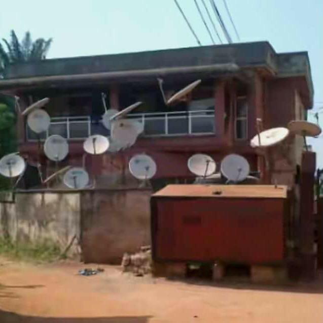 Anibanks06's tweet photo. @Gidi_Traffic  This is what we call a gridlock/ heavy #traffic congestion http://t.co/zxKYMOsLD5