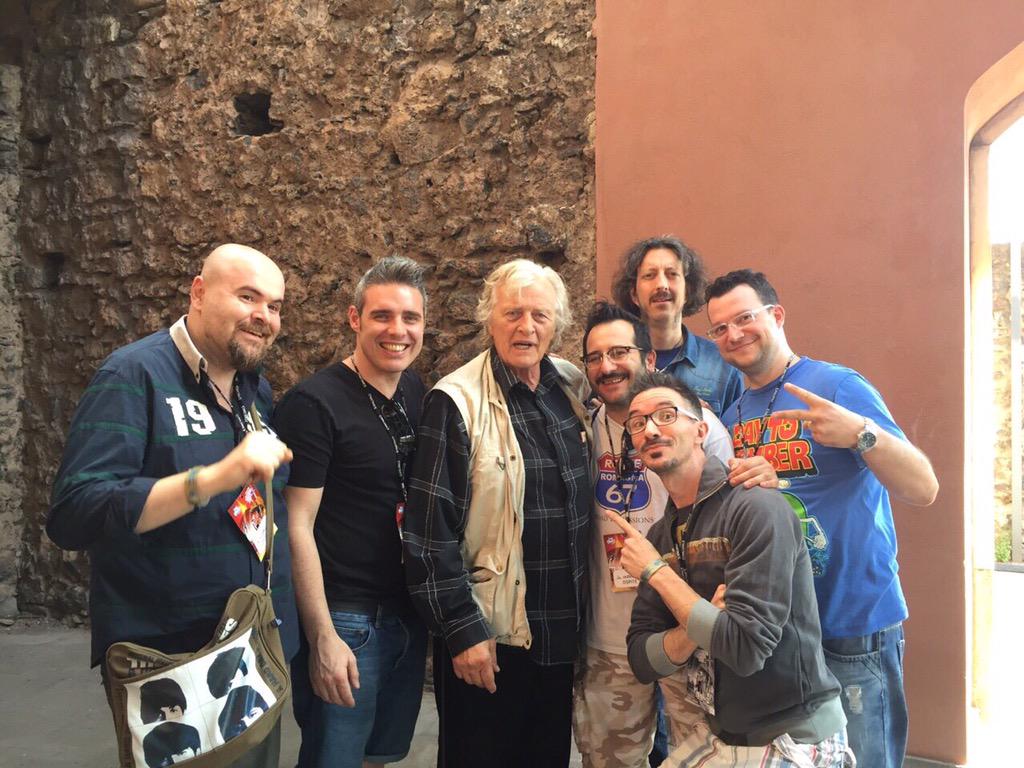GemBoy_Official's tweet photo. Noi e #rutgerhauer #etnacomics concerto dei #gemboy http://t.co/OOBZC2TdDk