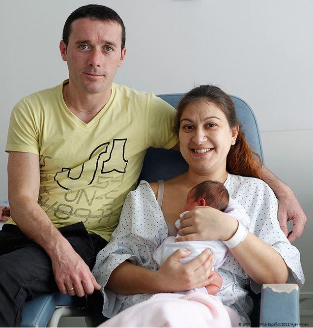 unicef_es's tweet photo. La pobreza infantil no deja de crecer en España. ¿Firmas para acabar con ella? http://t.co/lLOJAZqjfJ  #YoPidoPacto http://t.co/RrRTMXKVN5