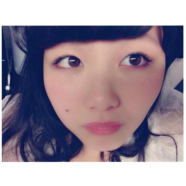 ট ইট র 山邊未夢 東京女子流 最近また再ブームのメイク 目尻目の下には赤いアイシャドウ アイラインは平行で長めに チークは横に入れてきらきら Make メイク Http T Co Ulqyi1kaud Tgsjp Http T Co Sdodsxs3bd