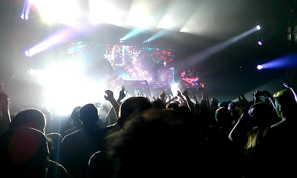 trex_32's tweet photo. @theglitchmob was freakin crazy in Salt Lake city! Blew my mind hole! #epic #bestnightever http://t.co/pCBkbML9KD
