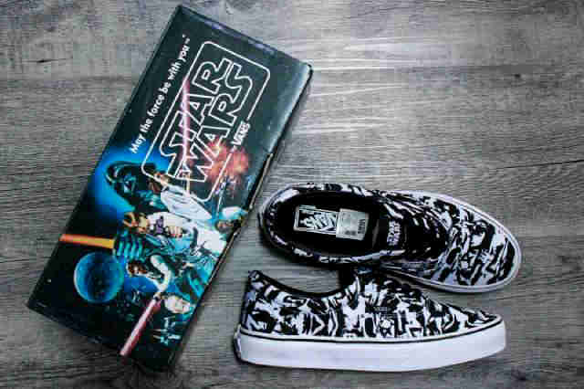 MasterGrosir's tweet photo. IDR 345.000,- | Pin: 32A4CB3E
VANS ERA STAR WARS &amp; GALAXY ICC (BNIB)
Size: 7,8,9,10,11
#limitededition #baranglangka http://t.co/GcSorSXGry