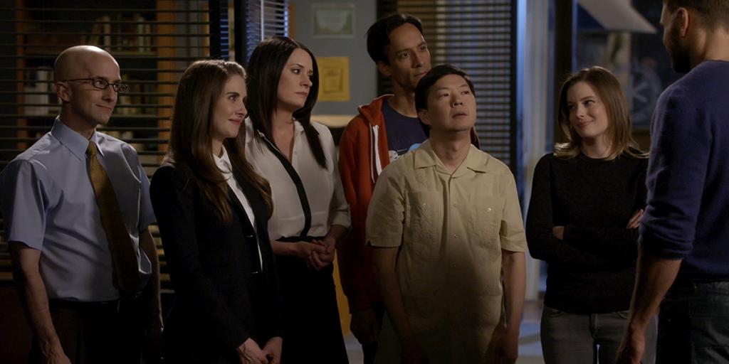 CommunityTV's tweet image. And now, the Season 6 #CommunityFinale.

WATCH: yhoo.it/1QkSpn8