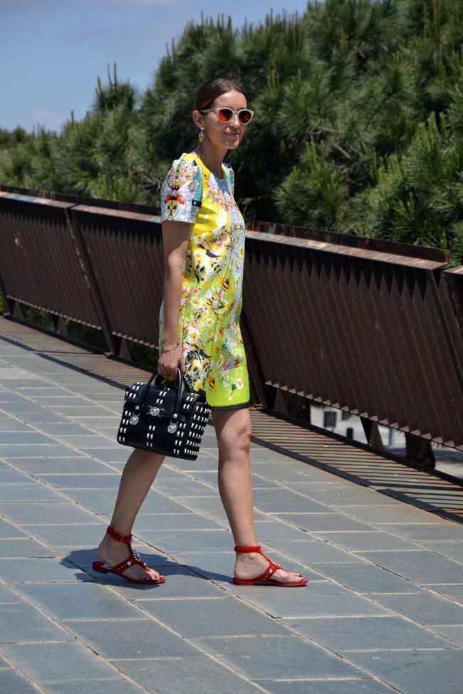 DiariodeEstiloM's tweet image. New goo.gl/ePlxfU en @elle_es  vestido @Piccione_pr de @JeanPierreBua gafas @SpektreItaly de @BlickersES