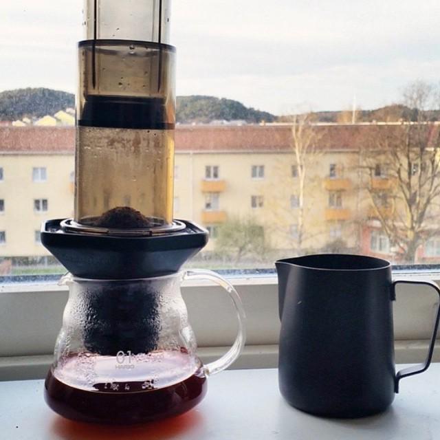 Nothing quite like an aeropress to brighten up a winter day. @originalaeropress showing us… ift.tt/1HHW0qu