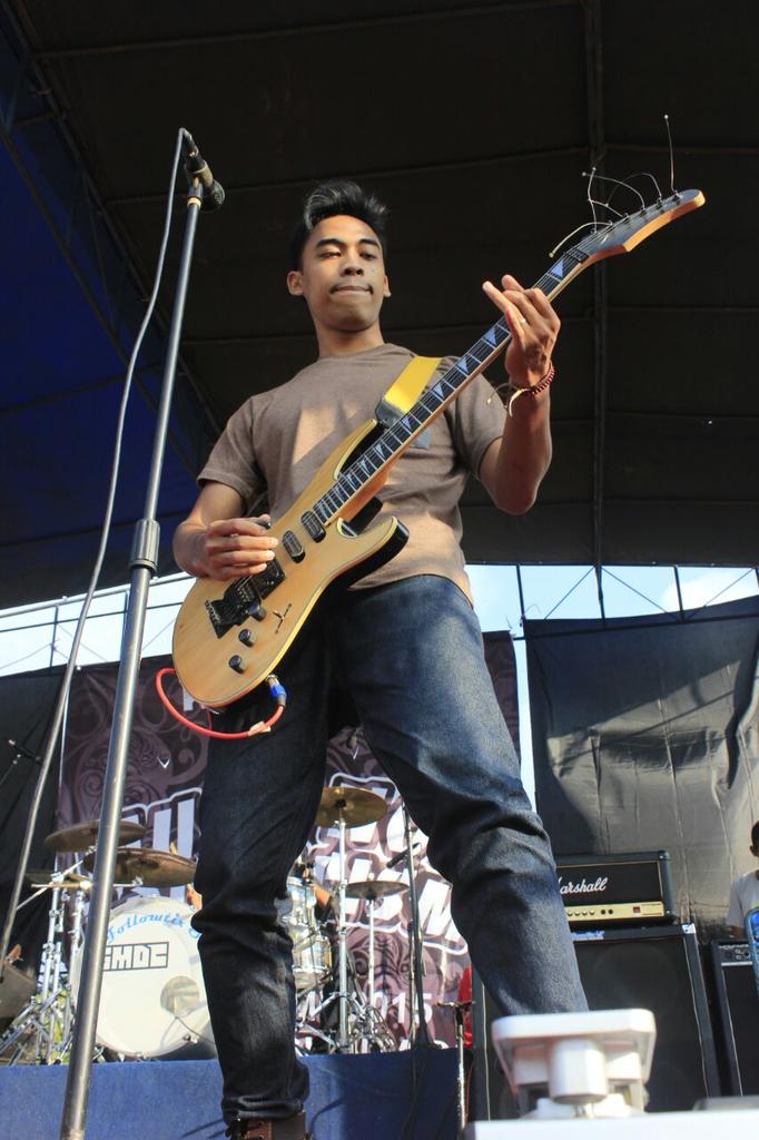 LStoryinMidday's tweet photo. Oleh2 dari @Komtis_Gk kemaren borrr... http://t.co/0D2hWZWWZn