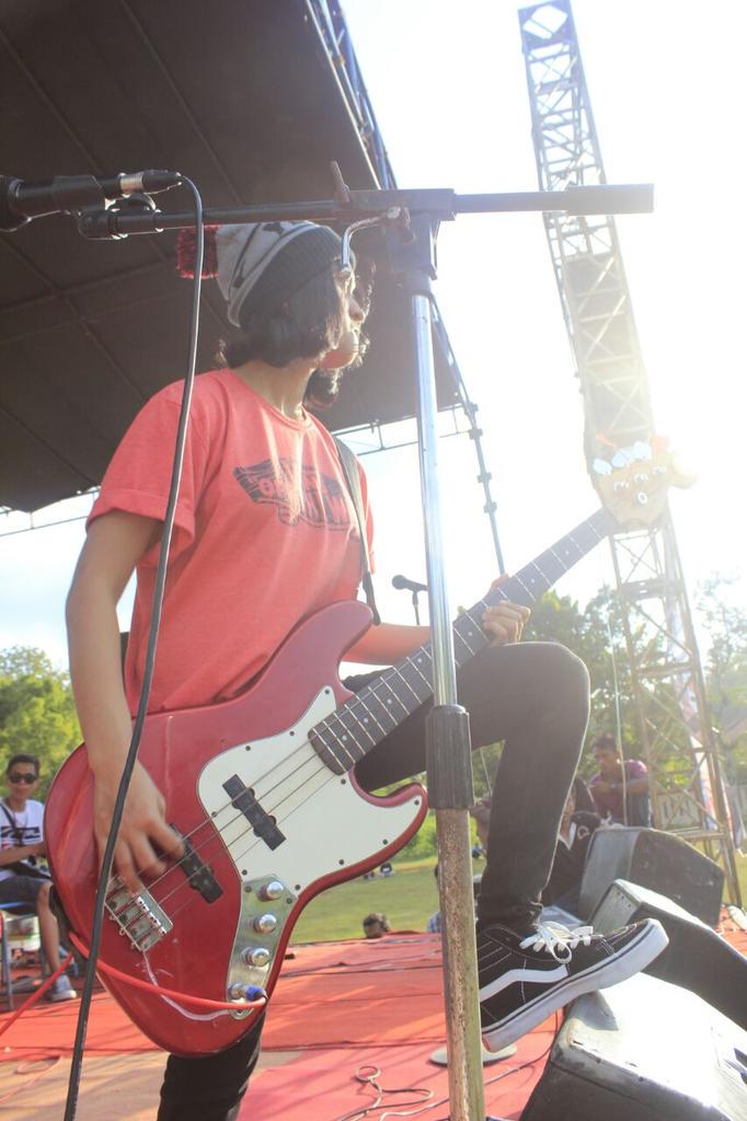 LStoryinMidday's tweet photo. Oleh2 dari @Komtis_Gk kemaren borrr... http://t.co/0D2hWZWWZn