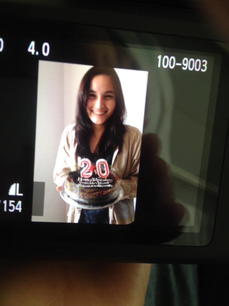 ChelseaIslanFC's tweet photo. Happy Birthday! Chelsea @chelseaislan Cantik hari ini, banget ๐ #20thChelseaIslan http://t.co/sYpSZt0AKJ