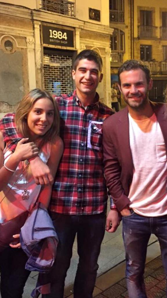 CarlaRodguez's tweet photo. In love con @juanmata8 , muy grande crack!!! ⚽️ #oviedo #asturias #lasmatacallando #mata http://t.co/gEHf24aq9u