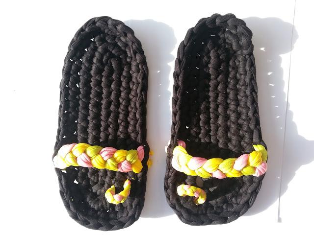 patrontrapillo's tweet image. El patrón gratis de hoy en patronestrapillo.org son estas sandalias ~ patronestrapillo.org/patrones-gratu…