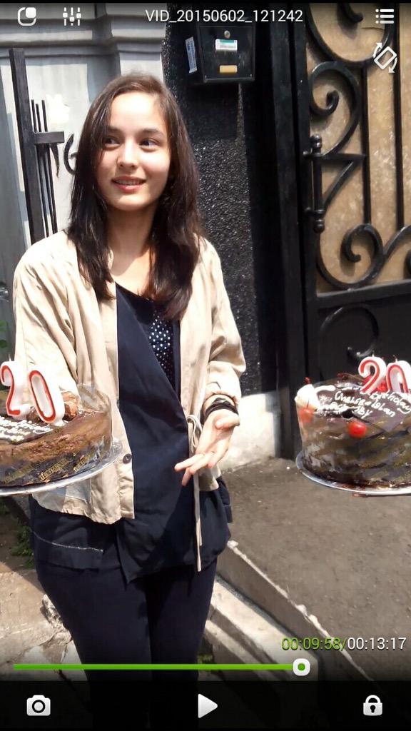 ChelseaIslanFC's tweet photo. Terimakasih buat hari ini dear Chelsss @chelseaislan We love you, always :) โค๏ธ #20ThChelseaIslan http://t.co/JgMCB0yCie