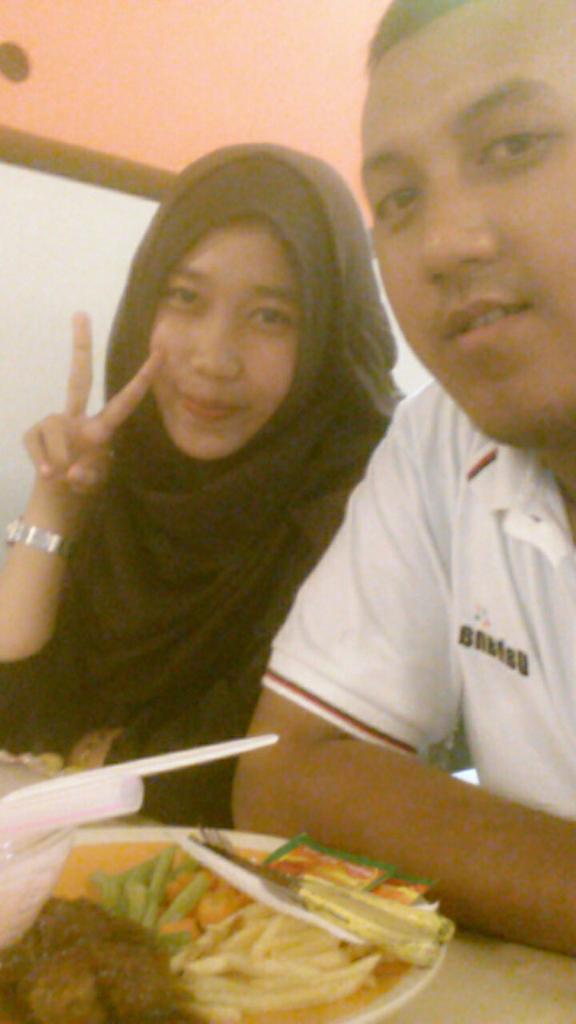 dinna_pitasari's tweet photo. Latepost http://t.co/OGkU7iW9Ch