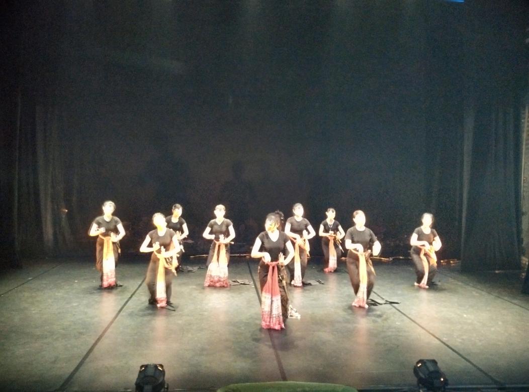 matah_ati's tweet photo. Samparan Matah Ati's rehearsal - Permata Jawa, for tomorrow's performance at Teater Salihara. #helatari2015 http://t.co/C2DRaRsPwV