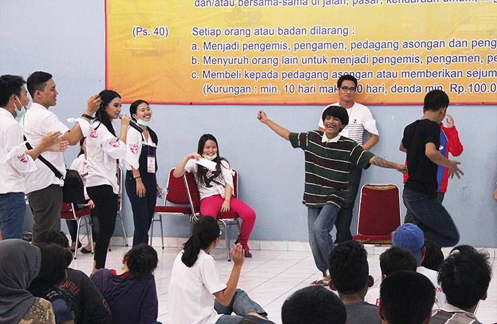 ultimagz's tweet image. Share Max : Tetap Terlaksana Walau Menghadapi Tantangan. cc: @ShareMaxCSR ultimagz.com/2015/06/01/pro…