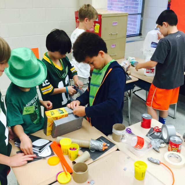 sandyroach12's tweet photo. STEM Education at Blue Grass...enjoying Camp Invention! http://t.co/xp0DLw2HiO