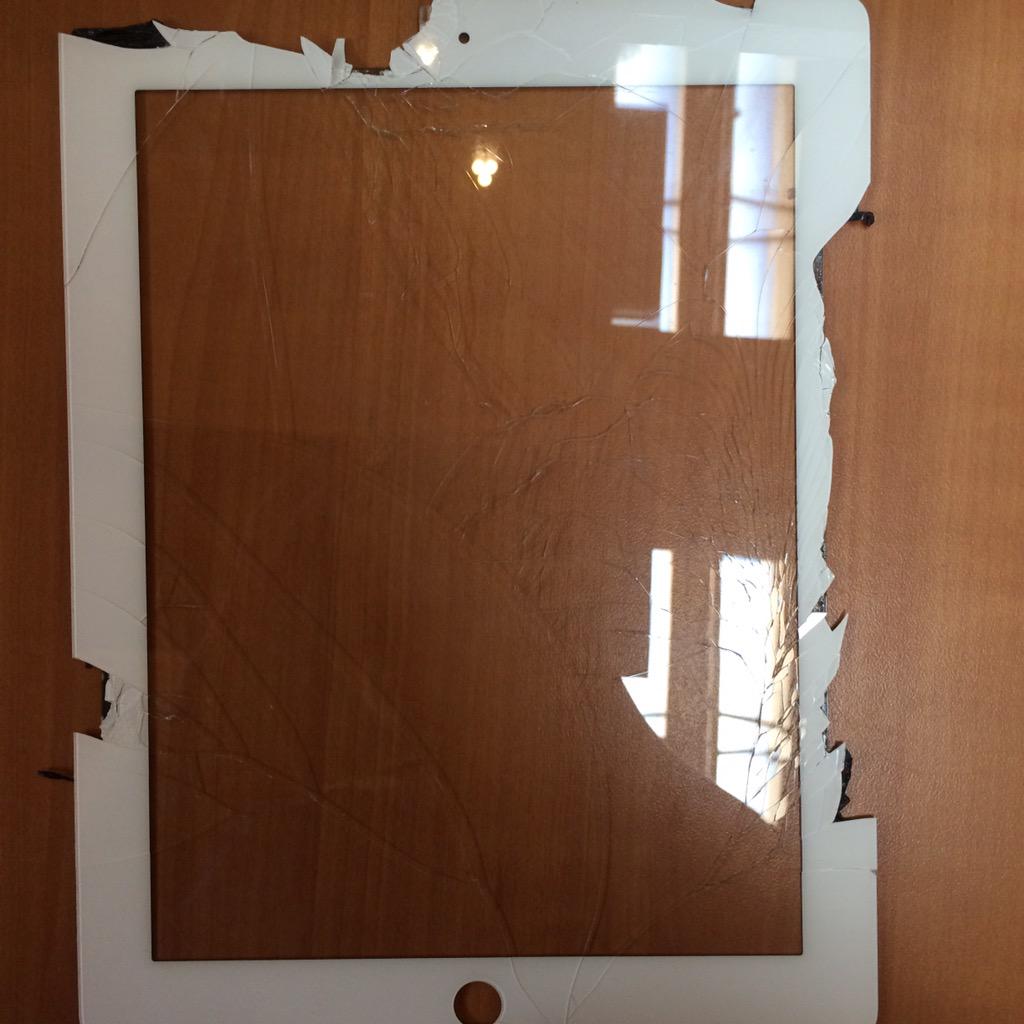 CrackNShip's tweet image. Broken iPad no problem! Ship it today!! cracknship.com #ipad #brokenscreen #ipad4