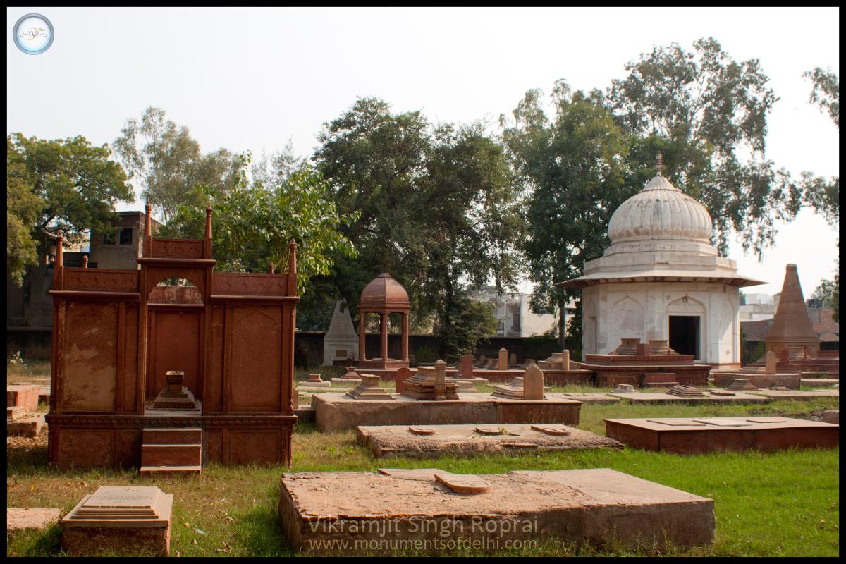 YfHFindia's tweet photo. Photo journey of #RedTaj, the Catholic Cemetery in #Agra, inspired by #TajMahal http://t.co/XrWVlntjYc