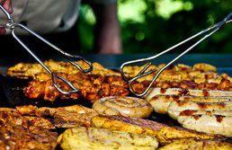Geen zin om te #koken ? Laat onze kok jou en je familie/vrienden verwennen met een echte #Ardense #BBQ. € 29,50