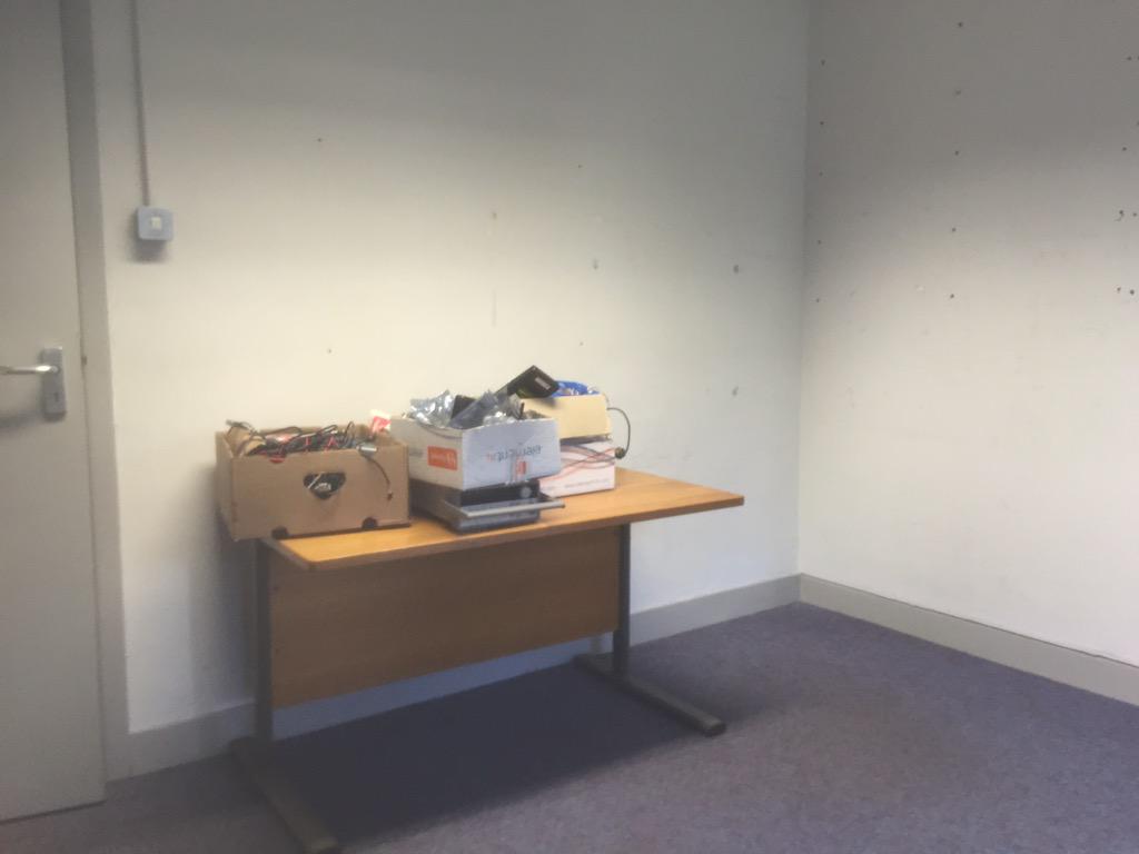 JonnyCosgrove's tweet photo. Moving in day @BlueTapeHack @Innovation_DCU #hackdublin http://t.co/1oQkefID82