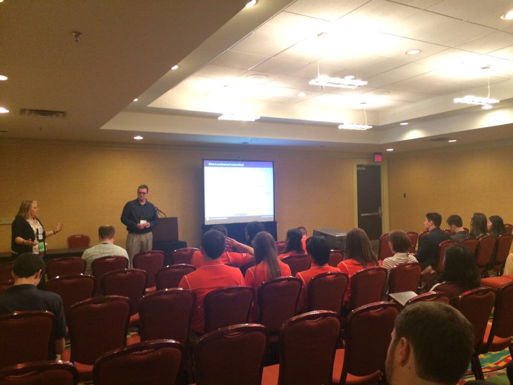 IIEmidatlantic's tweet image. Student track getting kicked off in Fisk 2. What is professional networking? @IIE_YPs #IIEAnnual