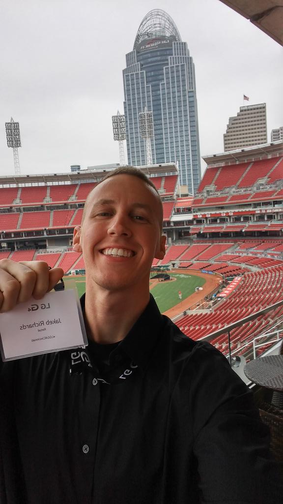 JakeRichards88's tweet photo. @SellWithLG Great American Ballpark! #happytobehere http://t.co/2P1nCCL1Ki