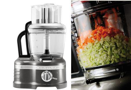 KitchenAidAfric's tweet photo. The #KitchenAidFoodProcessor makes life so much easier when preparing your homemade vegetable soup.@KitchenAidSA http://t.co/PxpvByBade